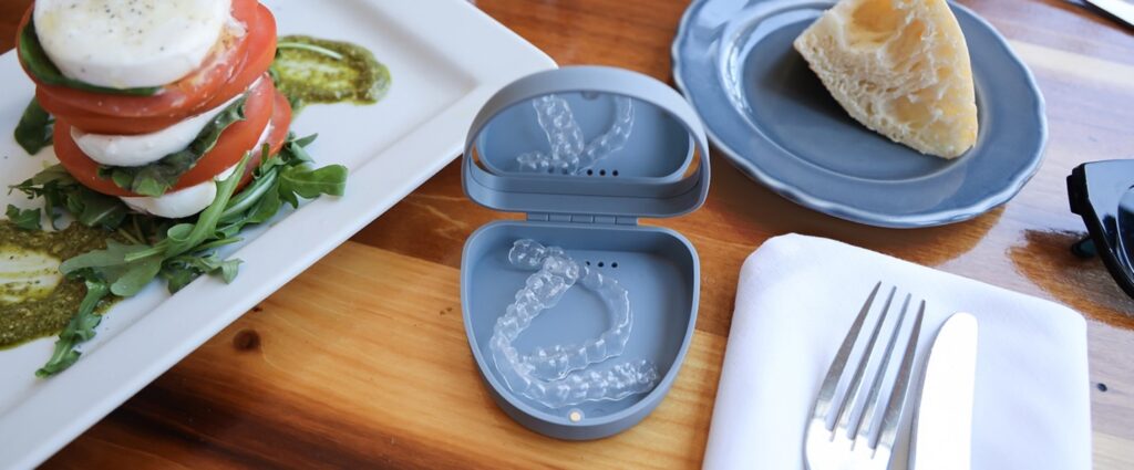 Eat with Aligners